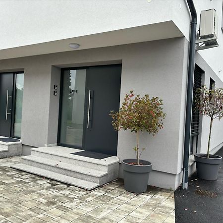 Apartmaji Cepon Lubiana Esterno foto
