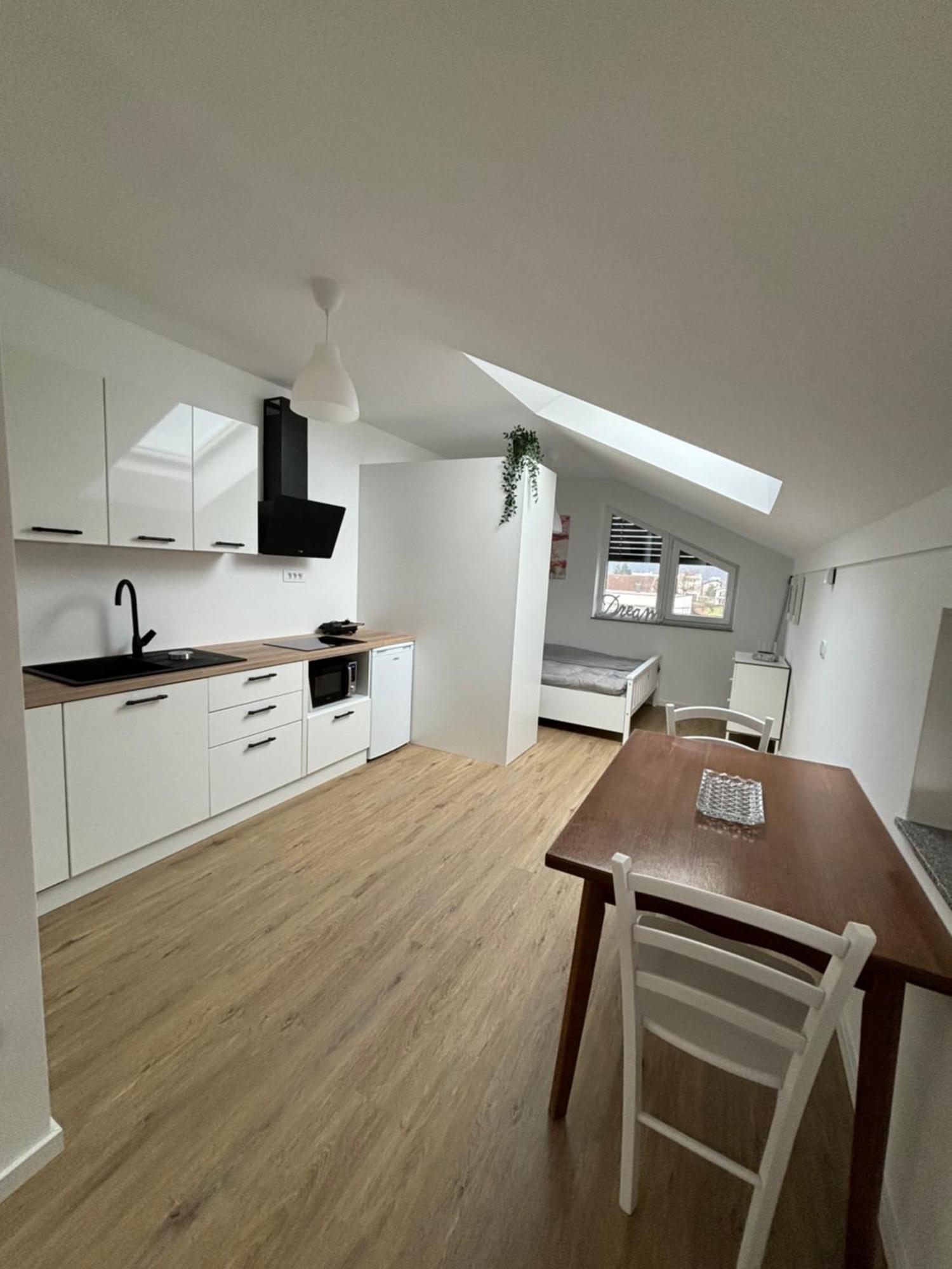 Apartmaji Cepon Lubiana Esterno foto