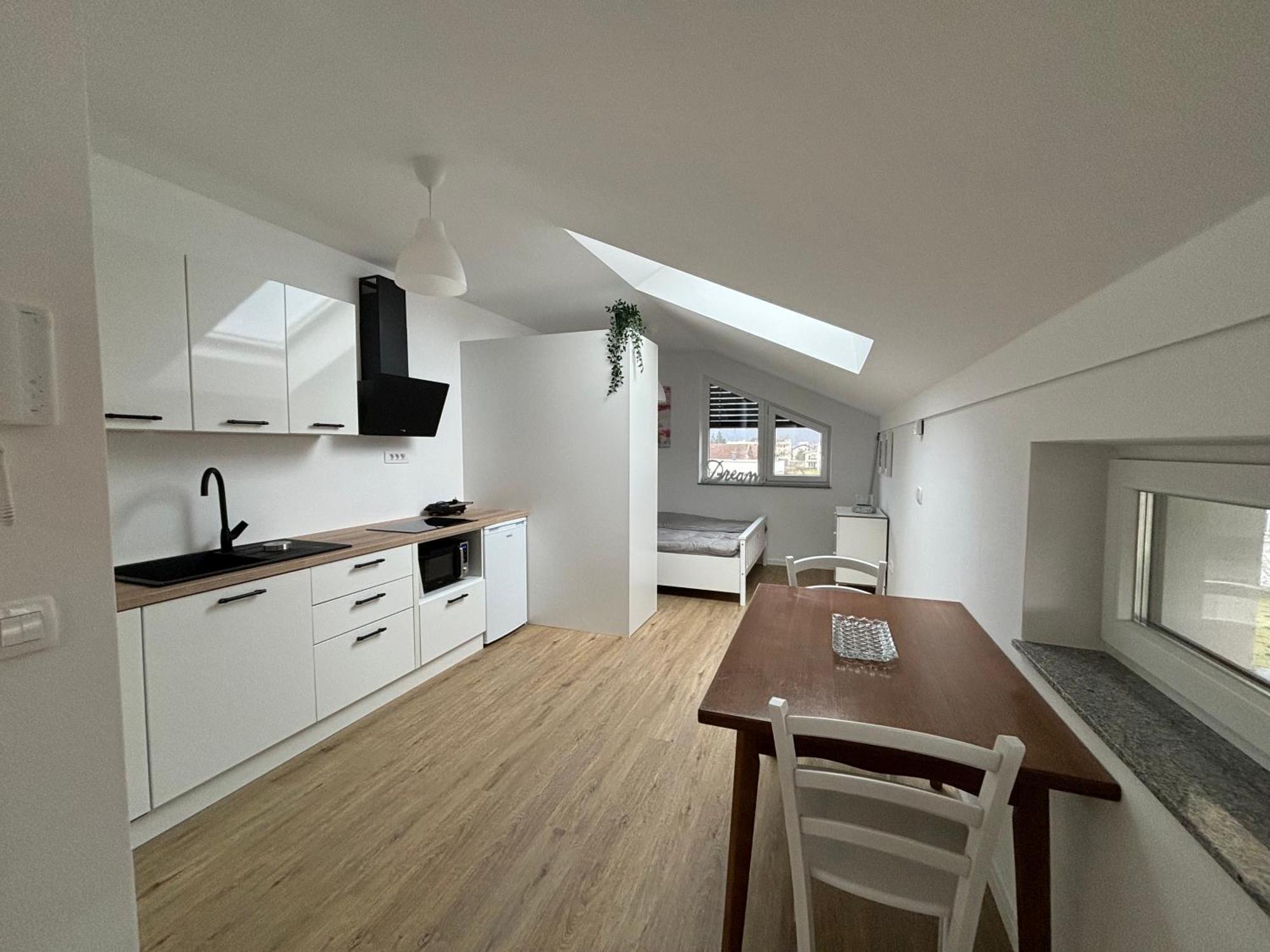Apartmaji Cepon Lubiana Esterno foto