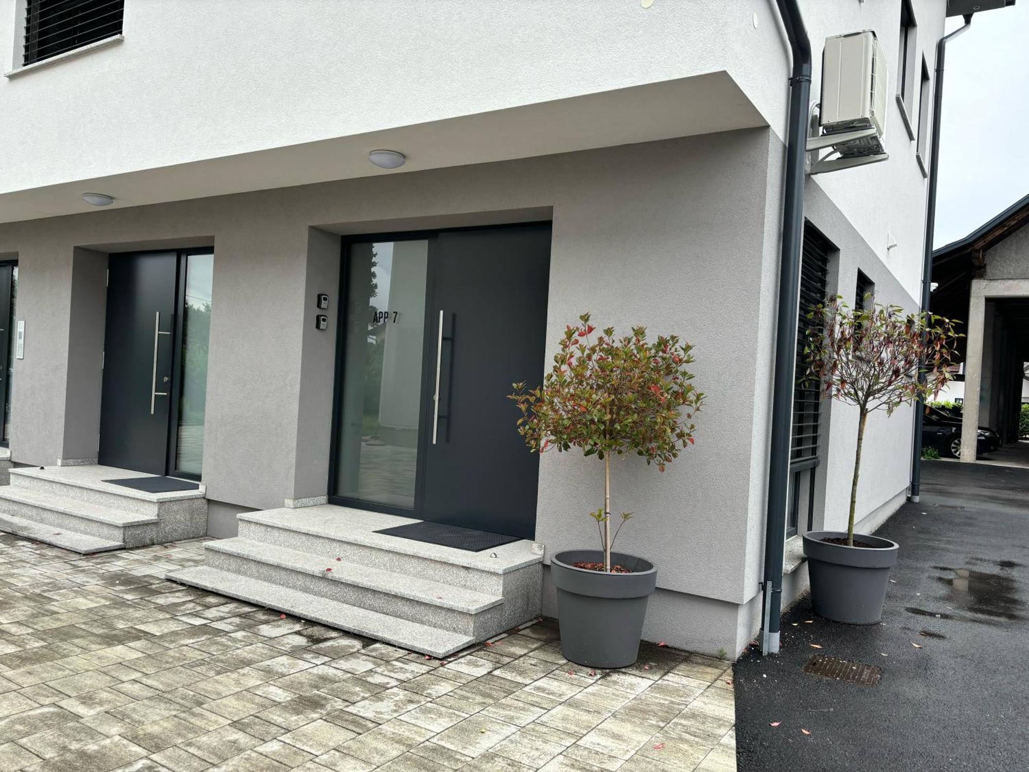 Apartmaji Cepon Lubiana Esterno foto